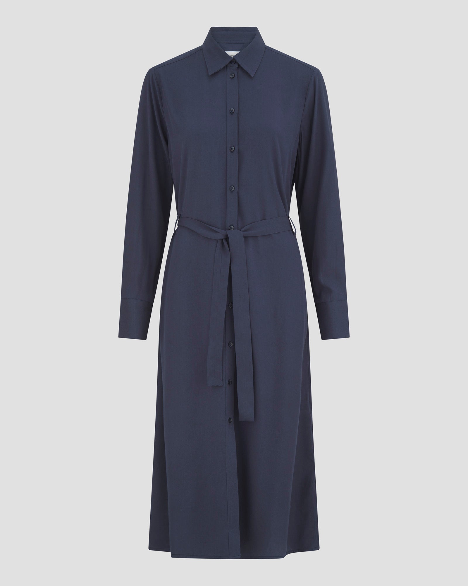 Klassisk skjortekjole til kvinder i navy lavet af kvaliteten 100% Viskose (LENZING™ ECOVERO™), ansvarligt produceret design fra A Working Theory